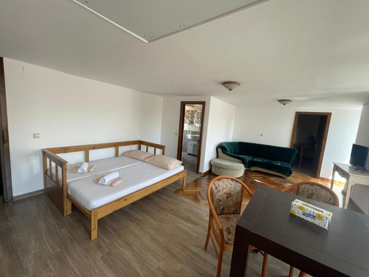 Z House Daire Sibiu Dış mekan fotoğraf